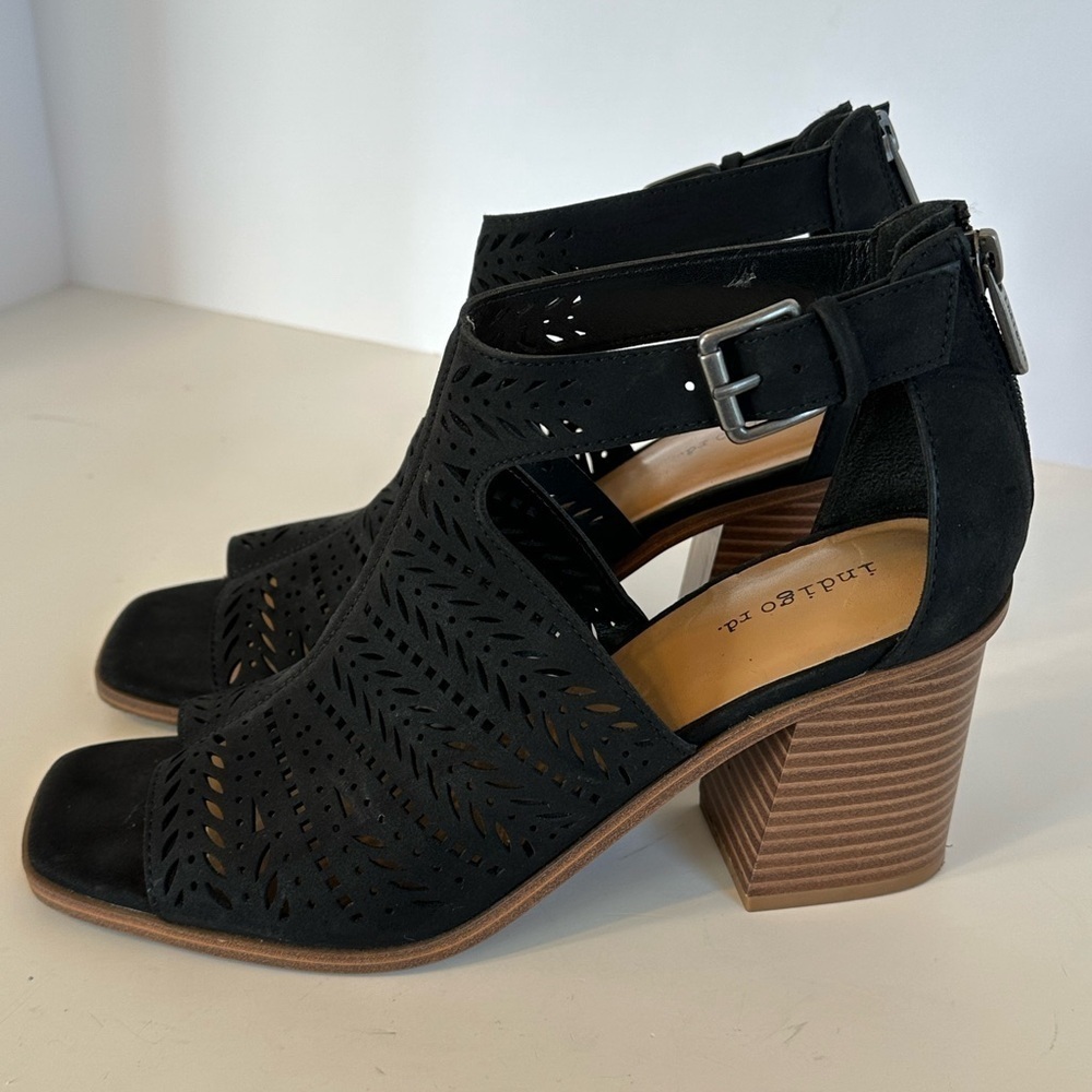 Indigo Rd. Boho Black Zip Back Peep Toe Block Heeled Sandals Sz 9.5 M